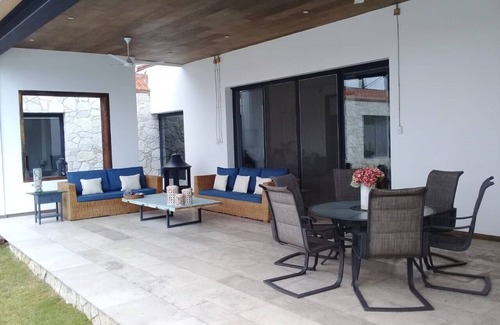 Puebla House | Relax and Connect at Casa for 20 with Ocean View Amenities