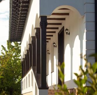 Valenii de Munte Villa | Discover Conacul La Ciresi: A Unique Retreat Experience