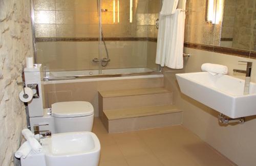 Valoria la Buena Hotel | Cozy Concejo Hospederia: Rated 9.2, Family-Friendly Amenities