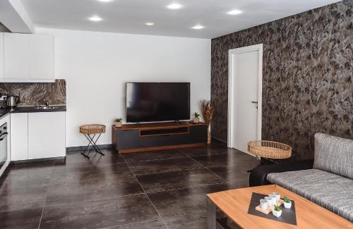 Tirgu Mures Apartment | Guest Rated: Concept Apartments Budiului 42 with Breakfast