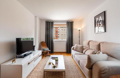 Lumiar Apartment | Budget-Friendly Stay at Conchas - 88214AL, Rated 6.7/10