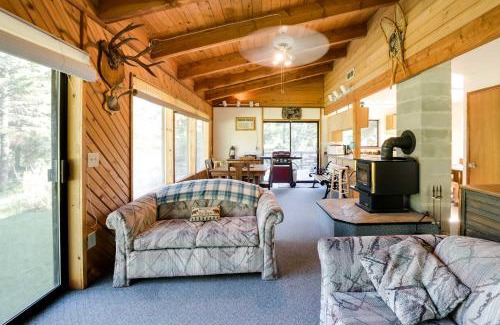 Okanogan House | Secluded Conconully Cabin on 42 Acres with Hiking Access