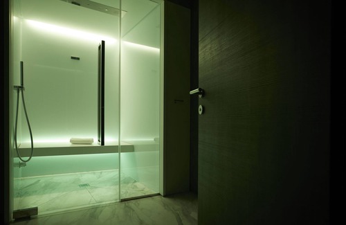 Historic Centre Hotel | Experience Concord Hotel: 4-Star Comfort with Spa & Dining