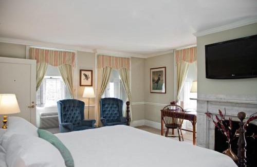 Concord Hotel | Experience Comfort at Concord's Colonial Inn – Pet Friendly Stay