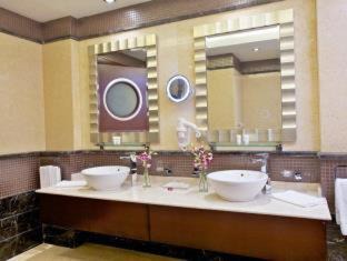 Al-Fujairah Hotel | Elegant Concorde Hotel - Fujairah with Pool & Hot Tub