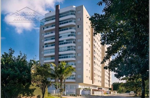 Sao Lourenco Apartment | Relaxing Stay with Heated Pool, Spa & Oceanfront Views