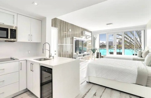 San Juan Antiguo Condo | Relax at Condado Breeze with Pool, Ocean View & Spa