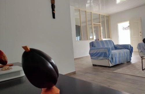 Monte Cafe House | Pet-Friendly Conde Chalé with Hot Tub & 10/10 Guest Rating