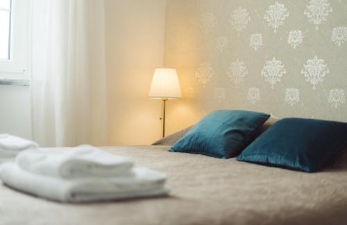 Atouguia da Baleia House | Cozy YEY Atouguia da Baleia with Oceanfront Amenities
