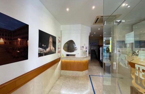 Badajoz Old Town Hotel | Pet-Friendly Condedu: Family Comfort and Accessibility Awaits