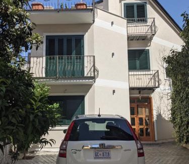 Tirana Bed & Breakfast | Condesa: Family-Friendly Retreat with Kitchen Amenities