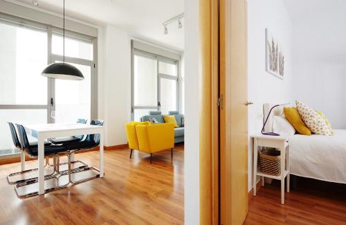 Zaragoza Old Town Apartment | Family-Friendly Condesa de Bureta with Garage Included