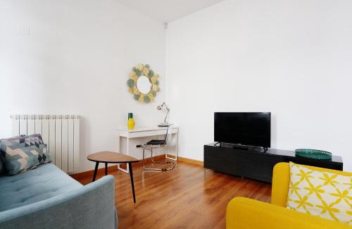 Zaragoza Old Town Apartment | Family-Friendly Condesa de Bureta with Garage Included