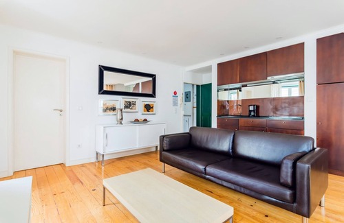 Sacramento Apartment | Experience the Convenience of Condessa Central Duplex