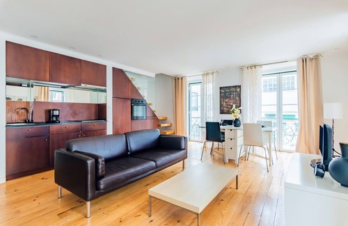 Sacramento Apartment | Experience the Convenience of Condessa Central Duplex