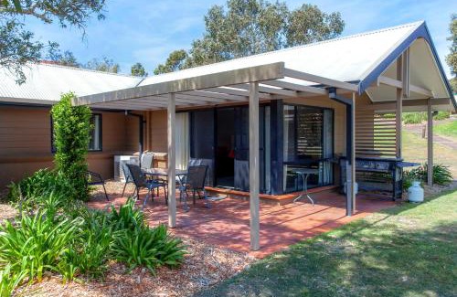 Salamander Bay Apartment | Oceanfront Condo 105 at Horizons Golf Resort - Salamander Bay