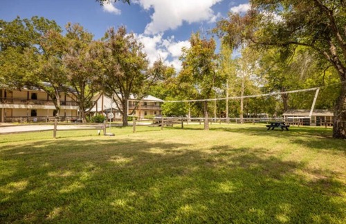 Burnet Condo | Lakefront Condo 12: Pet-Friendly Retreat with Scenic Views
