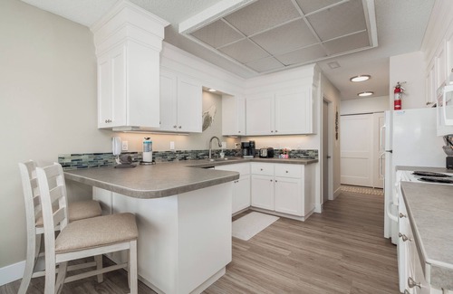 Lincoln Beach Condo | Serene Condo #28 with Breathtaking Ocean Views & Spa