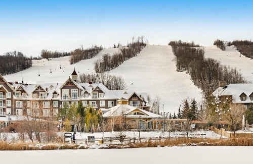 Craigleith Hotel | Pet-Friendly Condo 606 at North Creek Resort with Pool