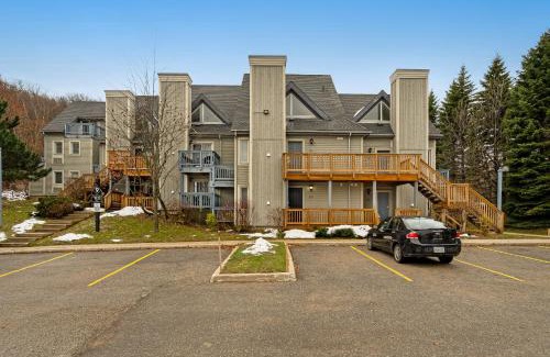 Craigleith Apartment | Family-Friendly Condo 916 with Hot Tub at North Creek Resort