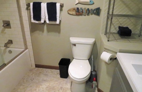 Campbellsport Condo | Experience Kettle Morraine Tiki Beach Resort Condo