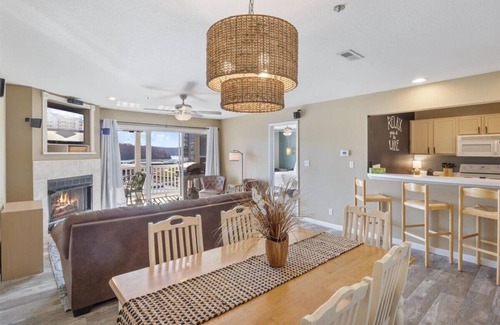 Osage Beach Condo | Lakefront Getaway at Parkview Bay - Pool, Breakfast & More
