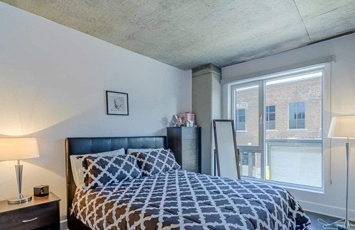 Griffintown Condo | Condo de luxe 2 chambres - en plein coeur de GriffinTown