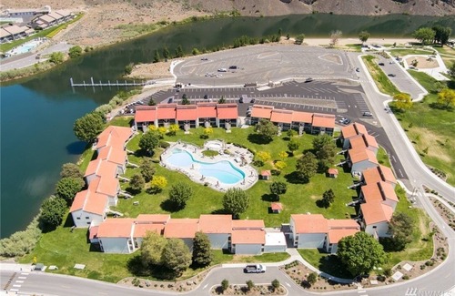 Quincy Condo | Relaxing Condo at Crescent Bar Resort Near Gorge Amphitheater