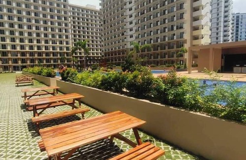 Lapu-Lapu Apartment | Delightful Condo in Lapu-Lapu with Pools & Free Wifi