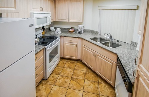La Quinta Condo | Desert Condo Getaway Near Coachella with Pool & Spa