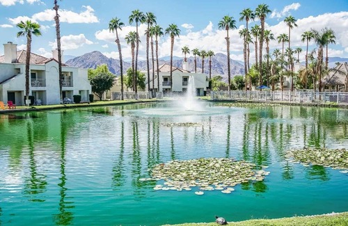 La Quinta Condo | Desert Condo Getaway Near Coachella with Pool & Spa