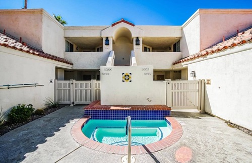 La Quinta Condo | Desert Condo Getaway Near Coachella with Pool & Spa