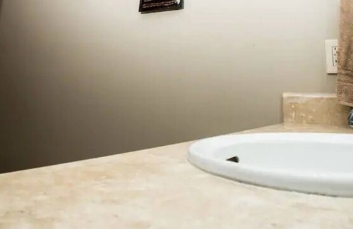 Crucecita Hotel | Relaxing Condo Mir with Spa & Family-Friendly Amenities