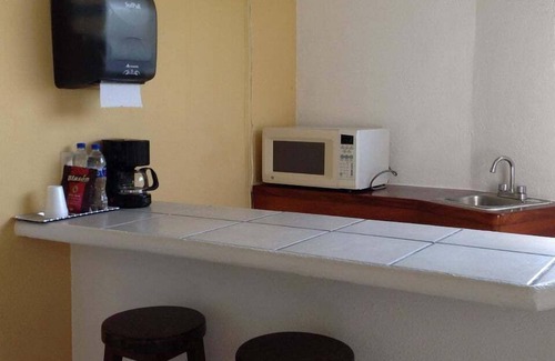 Crucecita Hotel | Relaxing Condo Mir with Spa & Family-Friendly Amenities