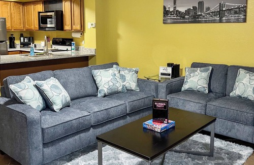 Fort Worth Condo | Ideal Condo near Dickey's Arena with Pool & Spa Access