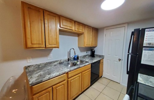 Riverside Condo | Prime Condo Retreat with Pool Near Downtown Austin