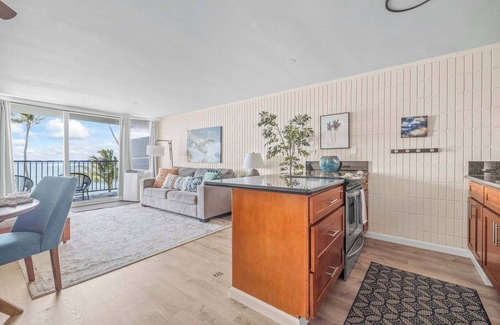 Punaluu Condo | Condo on beach with AC