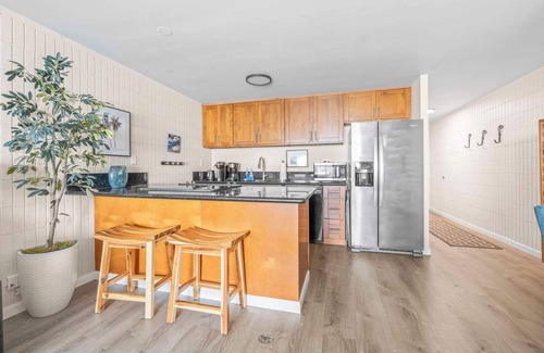 Punaluu Condo | Condo on beach with AC