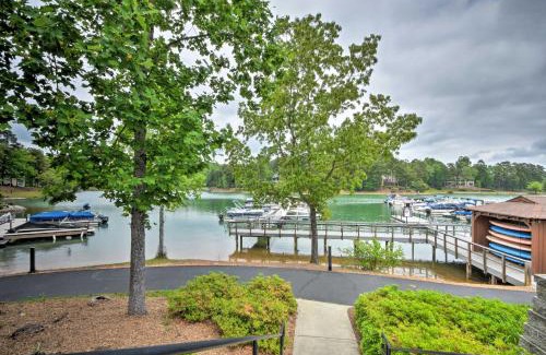 Salem Apartment | Lake Keowee Condo with Resort Amenities and Pool Access