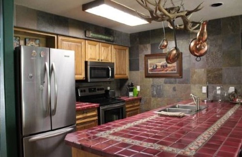 Cloudcroft House | Golf Course Condo with Breakfast & Family-Friendly Perks