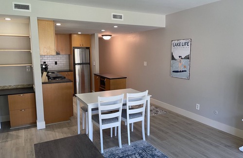 Lakewood Condo | Family-Friendly Condo on the Lake with Kitchen & Perfect Rating