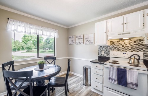 Rock Hill Condo | Spacious Condo Suite for Families with Breakfast Included