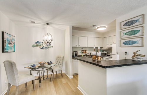 Saint Simons Island Apartment | Pet-Friendly Condo with Pool & Ocean View - 10/10 Rated