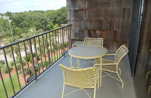 North Litchfield Beach Condo | Beachfront Condo with Pool & Easy Access to Litchfield
