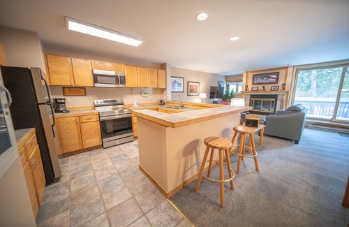 Mountain House Condo | Scenic Summer Views and Moose Sightings Await You!