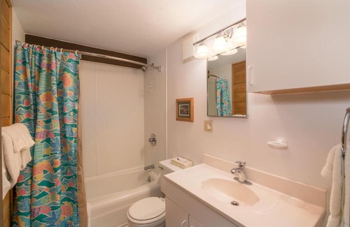 Sunriver House | Cozy Cluster Cabin 20 - Family-Friendly Sunriver Retreat