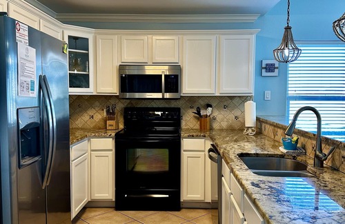 Corpus Christi House | Guest Rated 10/10: Beachside Condo with Waterview & Patio