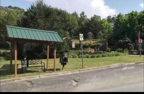 Pigeon Forge Apartment | Condo with pool near Dollywood
