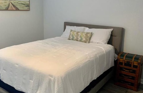College Station House | Inviting Condo with Pool Near Aggie Game Day Route