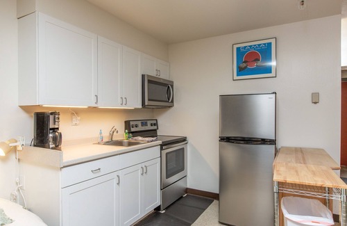 Alyeska Apartment | Elegant Condo with Scenic Views and Ski Access
